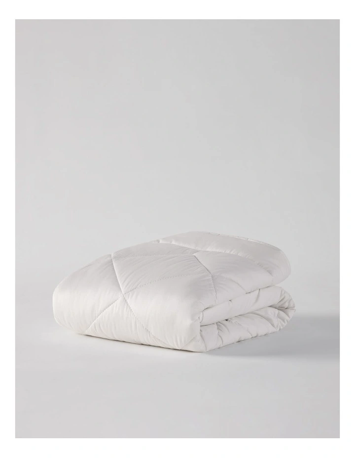 Baby Wool Quilt Cot in White image 4