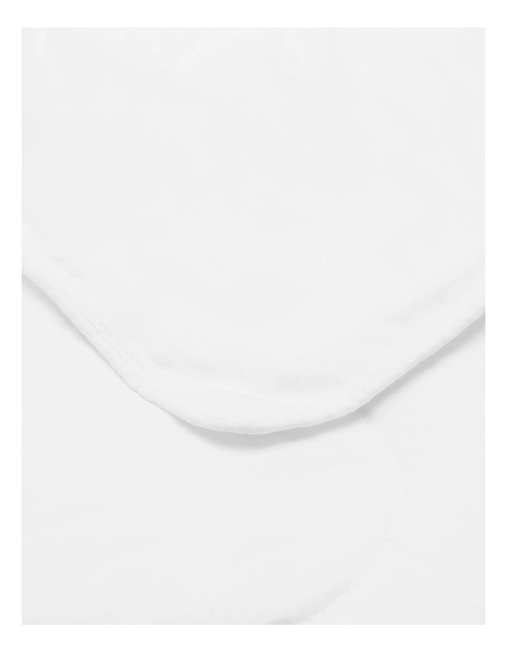 Cotton Collection All Seasons Quilt in White image 4