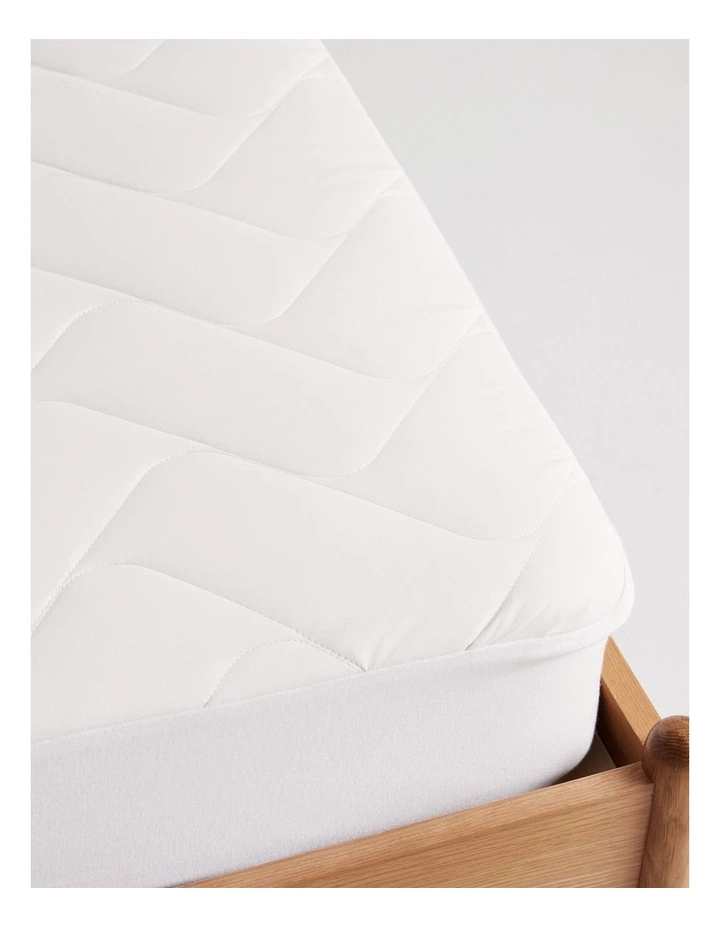 Sleep Cool Wool/Cotton Mattress Protector in White image 3