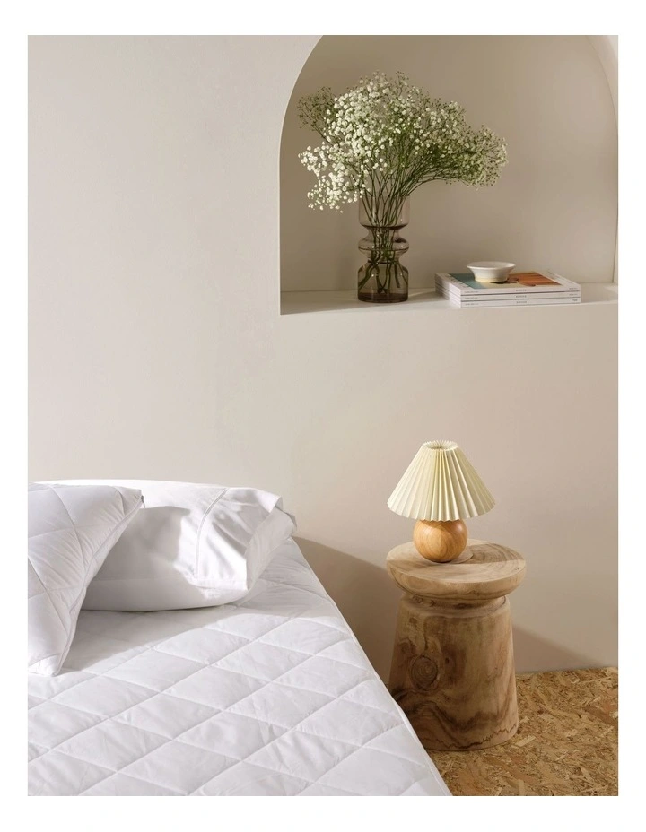 Bamboo Quilted Mattress Protector in White image 2