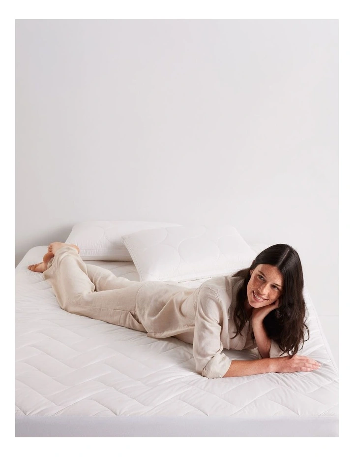 Sleep Cool & Dry Waterproof Mattress Protector Quilted Wool / Cotton image 2