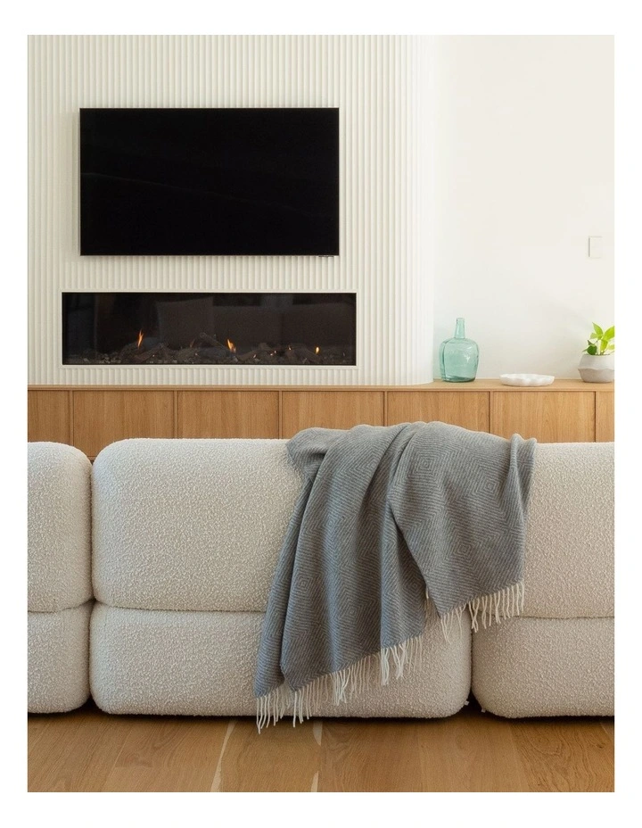 Hampton Throw Blanket in Light Grey image 5