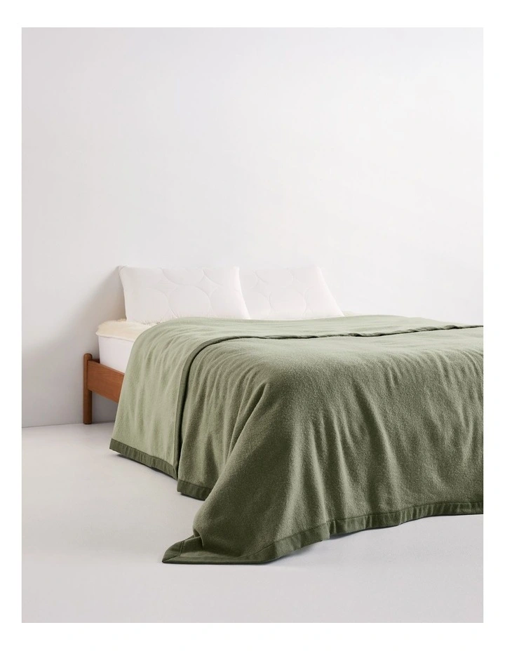 Henley Australian Merino Luxury Wool Blanket in Green image 3