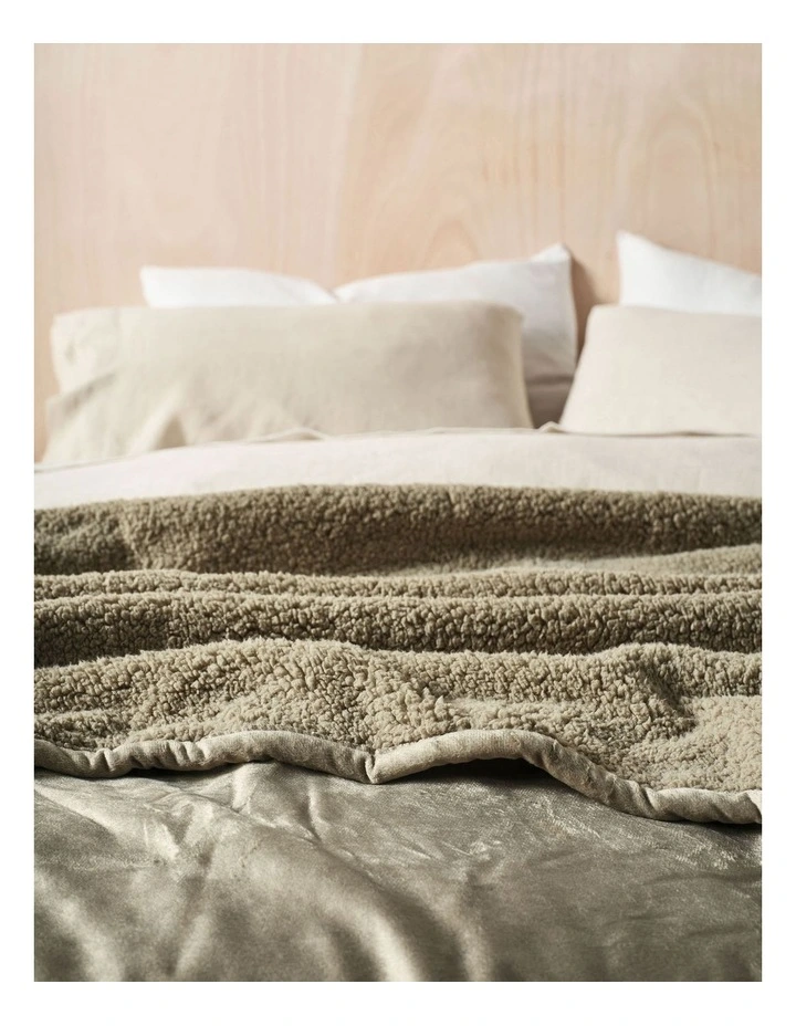 Sena Blanket in Sage image 3