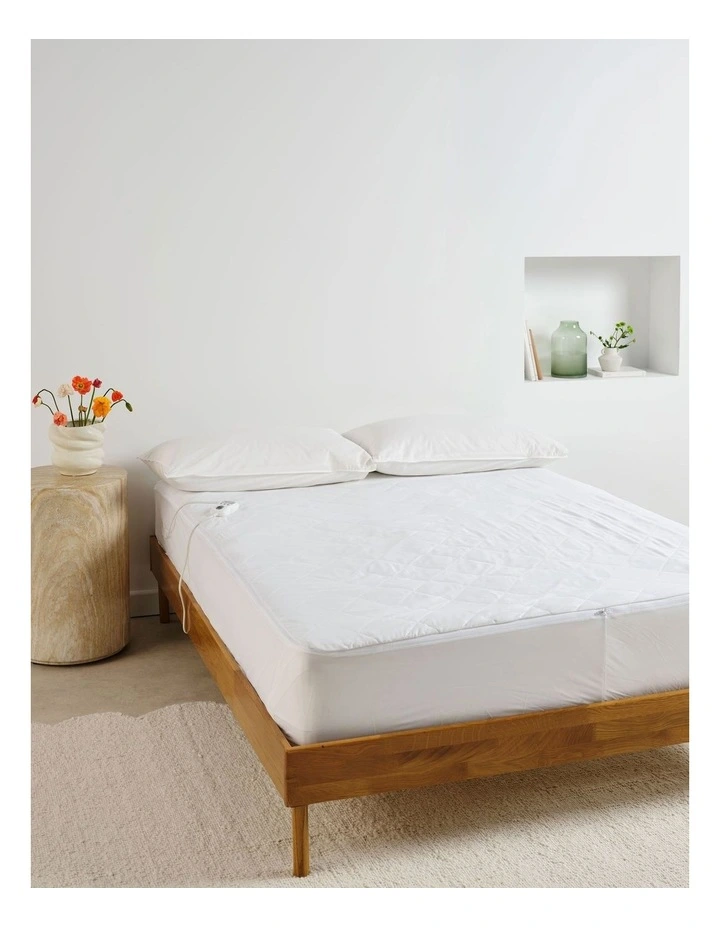 Quilted Multizone Electric Blanket in Cream image 2