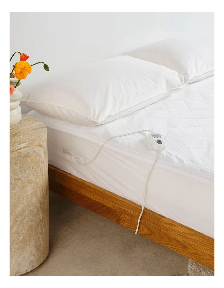 Quilted Multizone Electric Blanket in Cream image 3