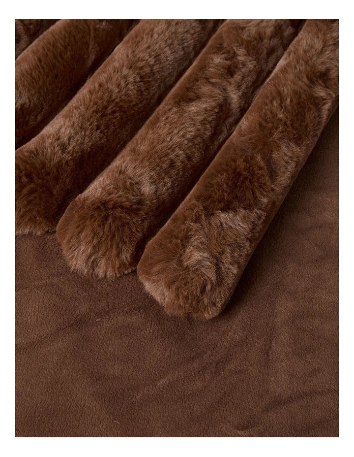 Chunky Rib Blanket in Brown image 3