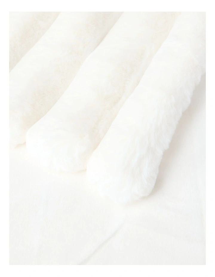 Chunky Rib Blanket in Winter White image 3
