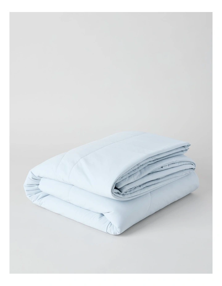 Cooling Blanket in Blue image 2