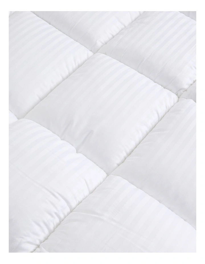 Hotel Collection Topper Queen Size in White image 2