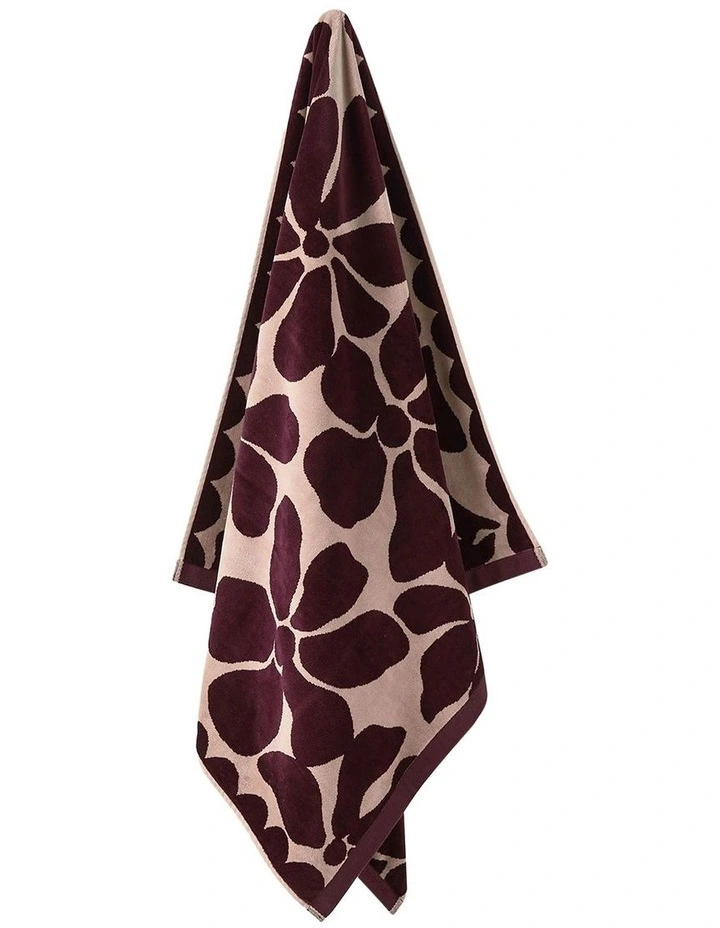 Palma Petal Australian Cotton Beach Towel in Mulberry/Shell image 3
