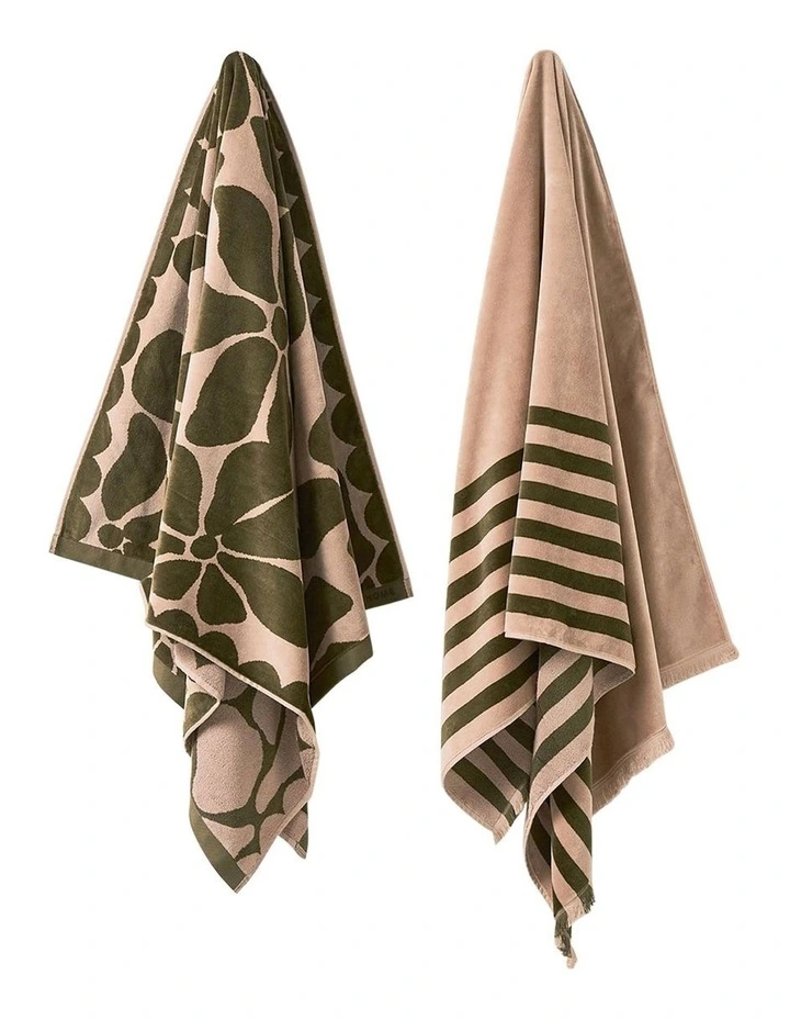Palma Stripe Australian Cotton Beach Towel in Caper/Shell image 4