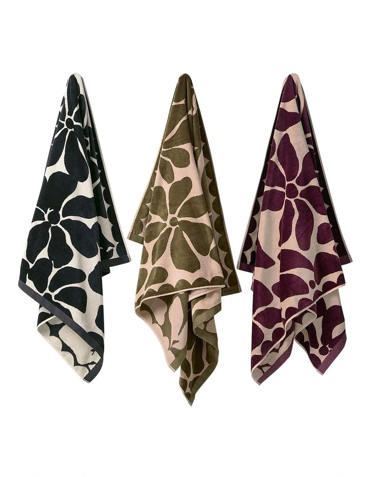 Palma Petal Australian Cotton Beach Towel in Black/Sand image 5