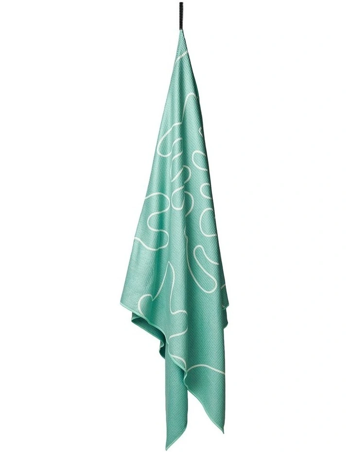 Sand Free Beach Towel in Green image 1