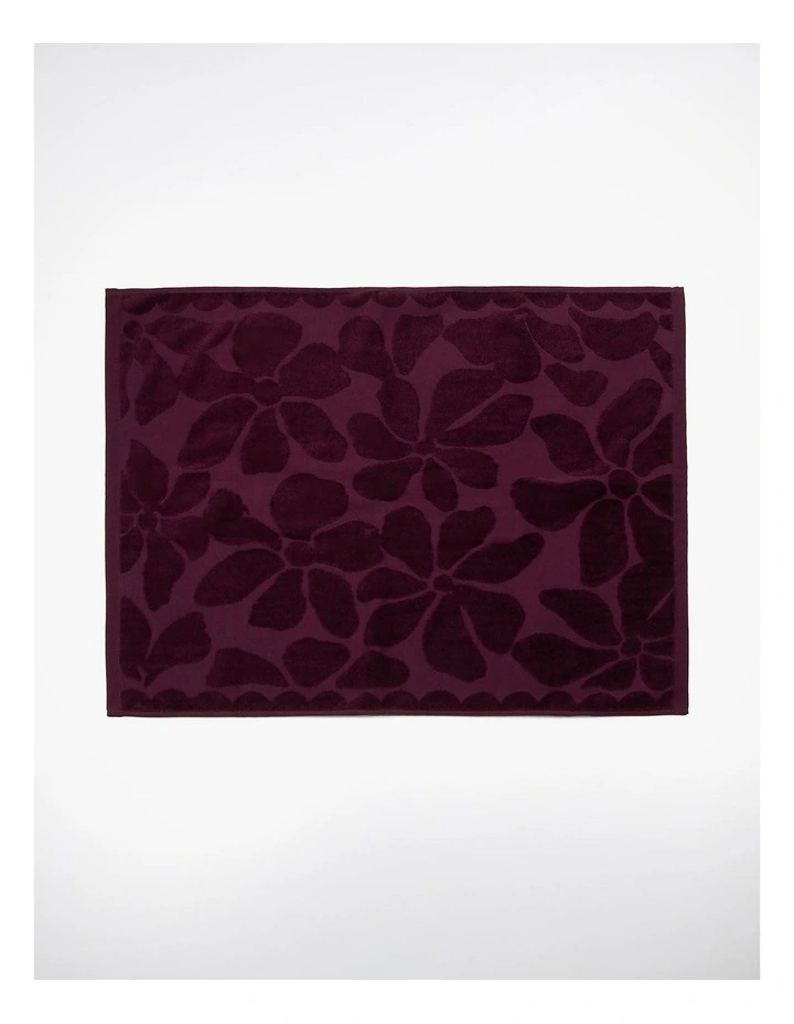 Palma Fringe Bath Towel Range in Mulberry image 5