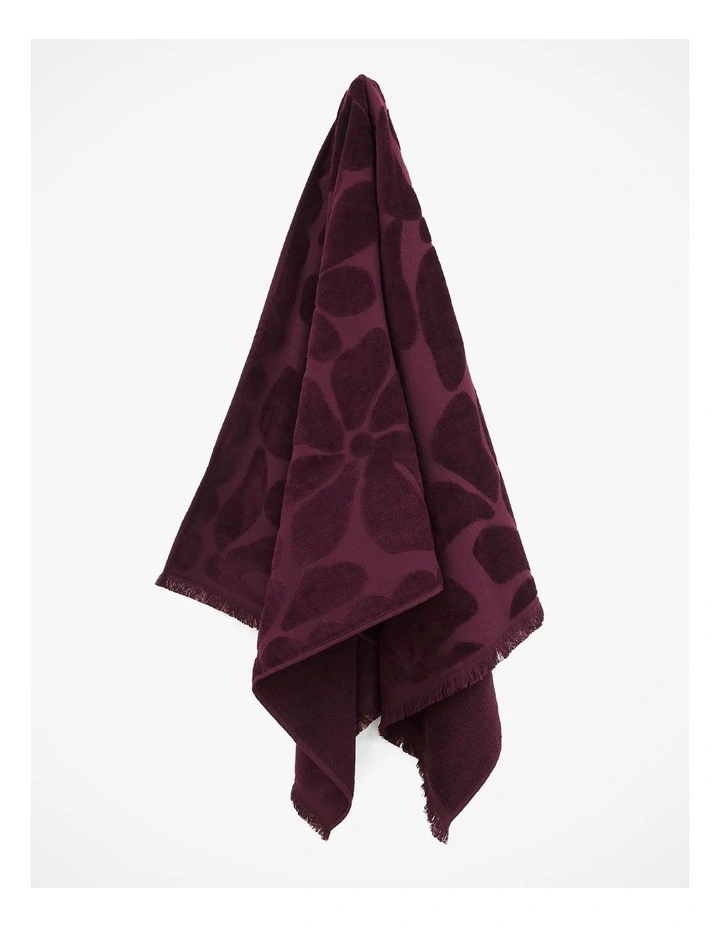 Palma Fringe Towel Set in Mulberry image 2
