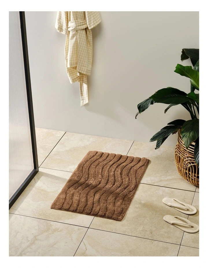 Tamber Bath Mat in Rust image 2
