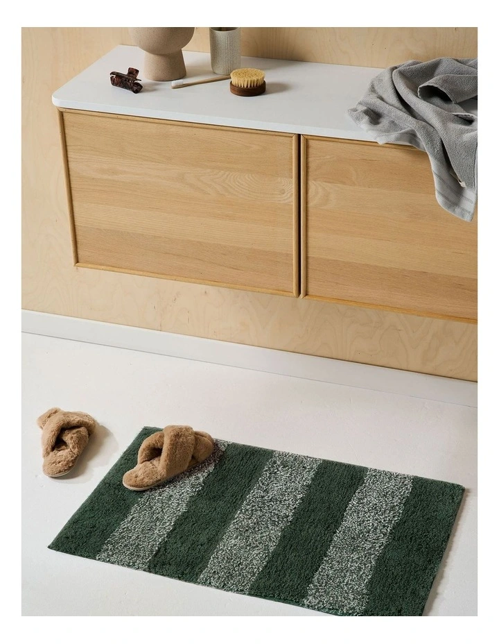 Duo Tone Bath Mat in Pine image 2