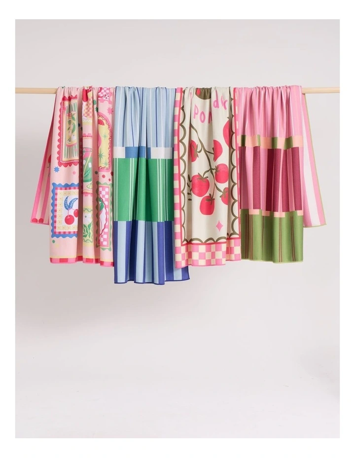 Cocktail Sand Free Beach Towel in Multi image 5