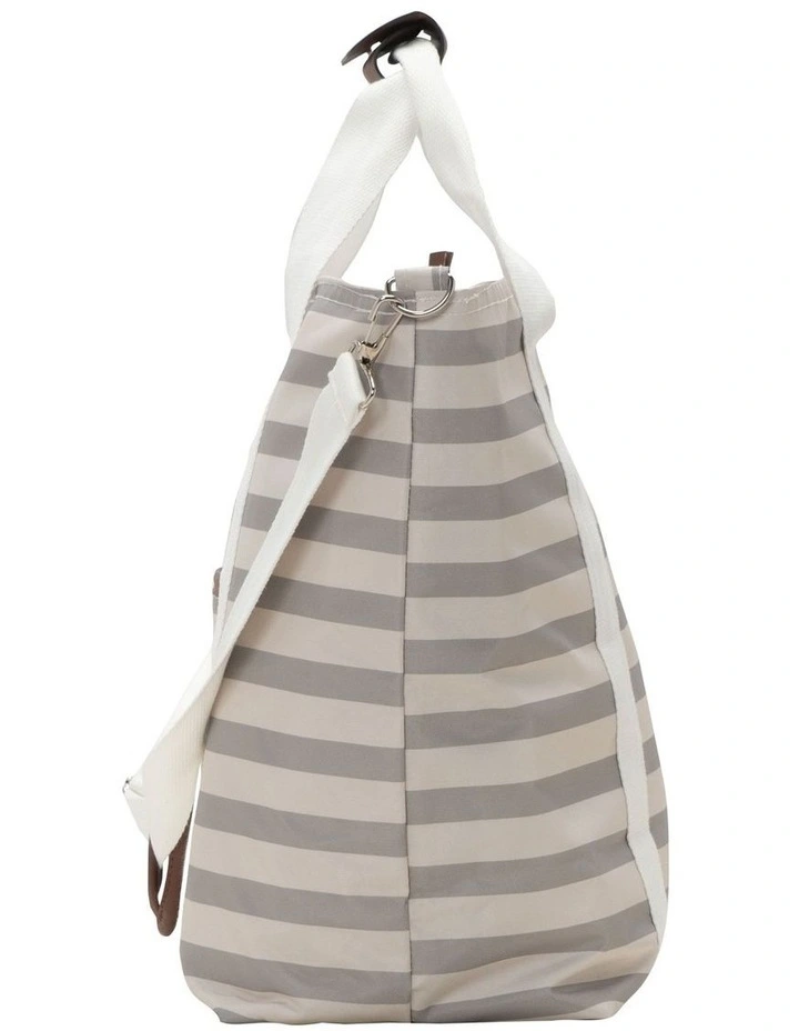 Beach Tote in Green image 3