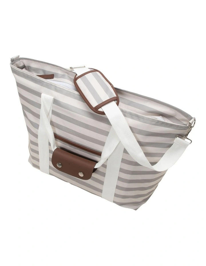 Beach Tote in Green image 4