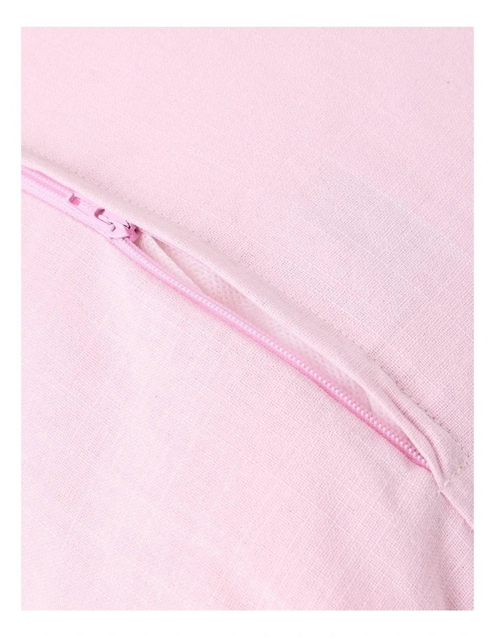 Vue Wavy Cushion in Pink image 5