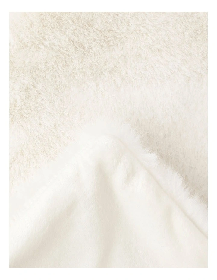 Amelie Faux Fur Throw in Creme image 2
