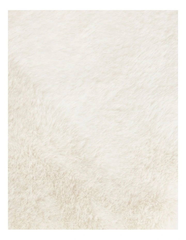 Amelie Faux Fur Throw in Creme image 3