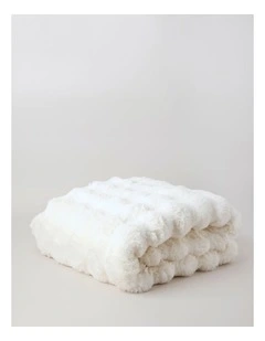 Evelyn Faux Fur Throw in Cream