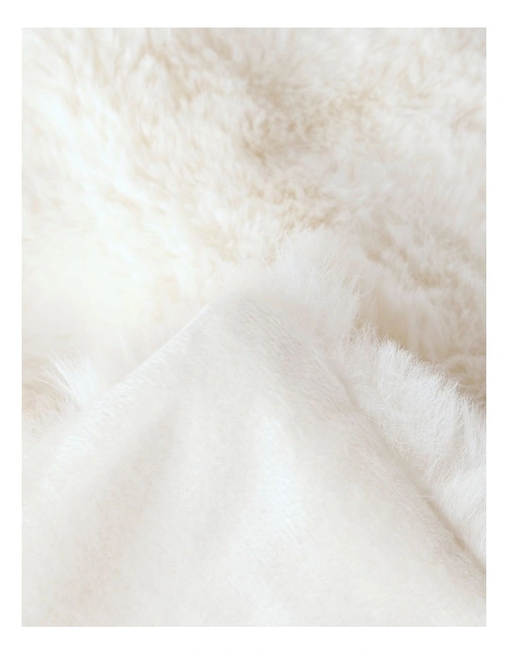 Evelyn Faux Fur Throw in Cream image 3