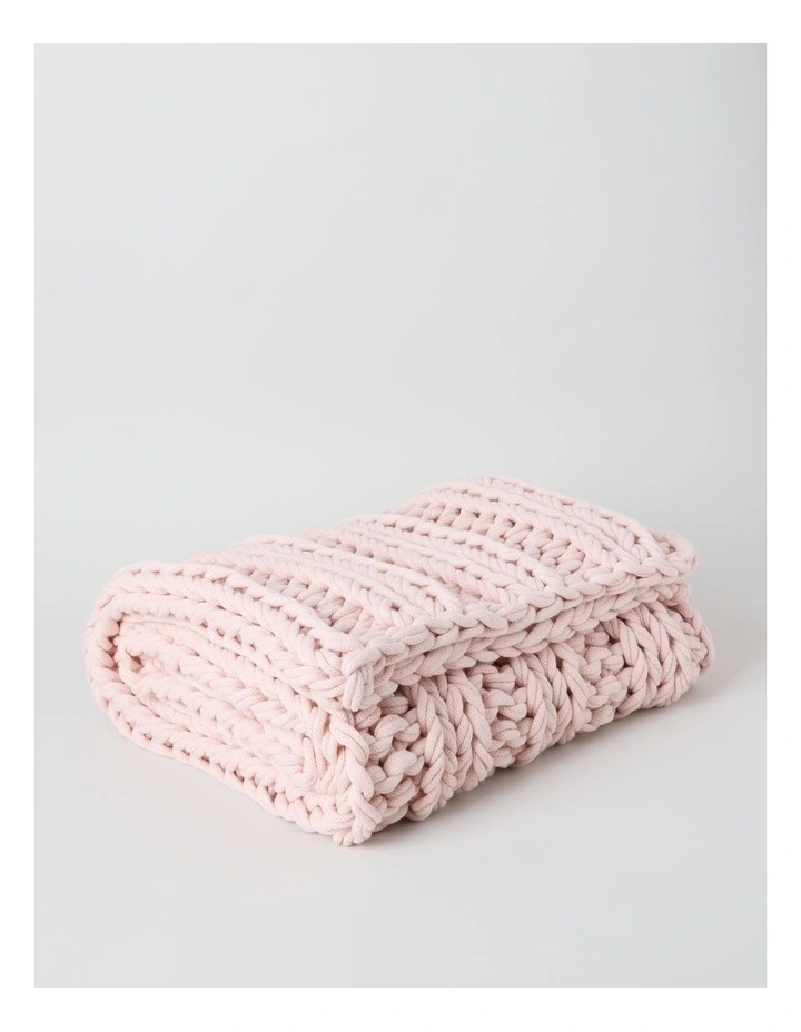 Chunky Knit Throw in Pink image 2