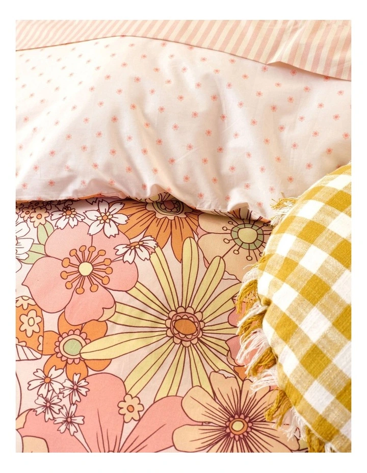 Flower Power Quilt Cover Set in Multi image 4