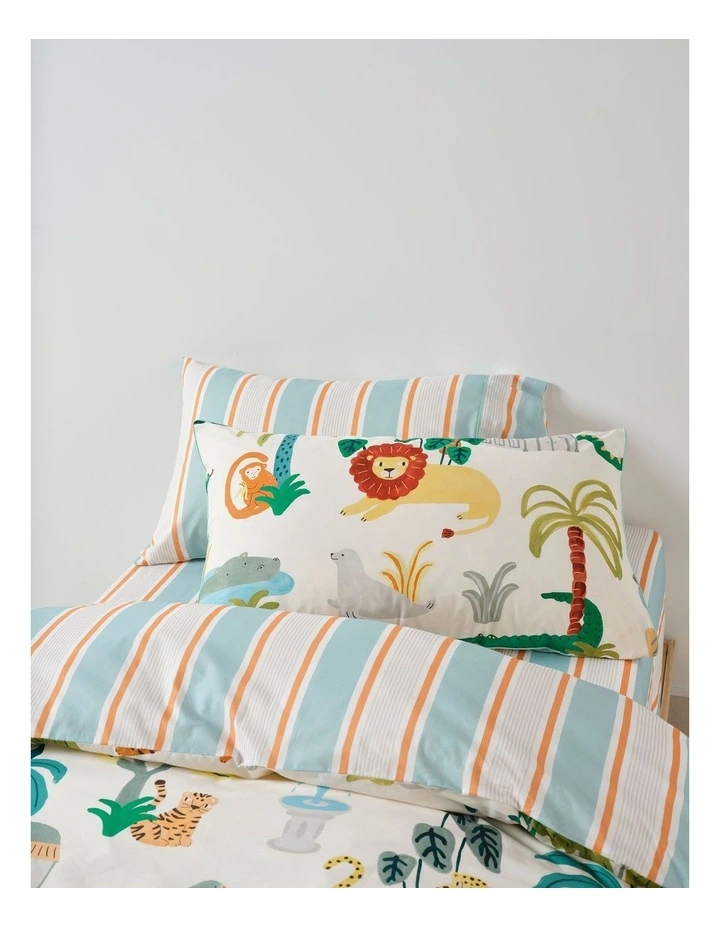Creatures Great & Small Cotton Percale Quilt Cover Set in Multi image 3
