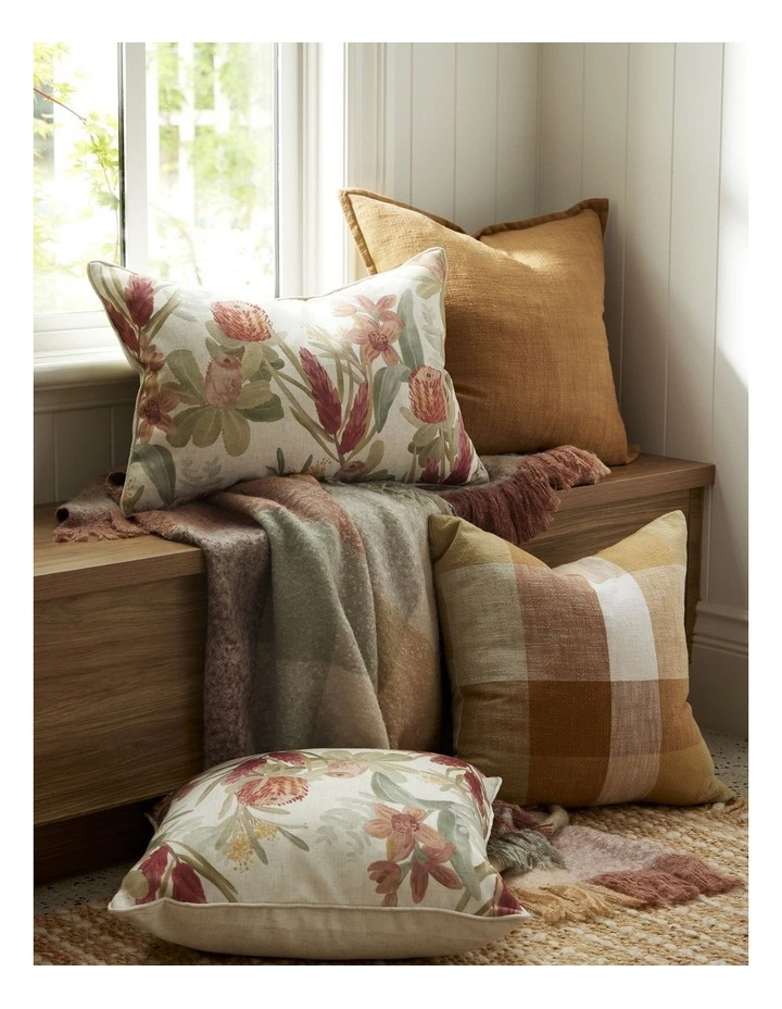 Dana Spruce Throw in Rust image 2