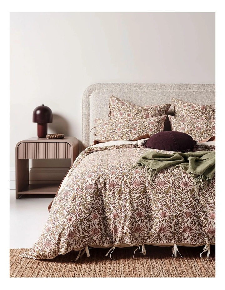 Oasis Quilt Cover in Mulberry image 1