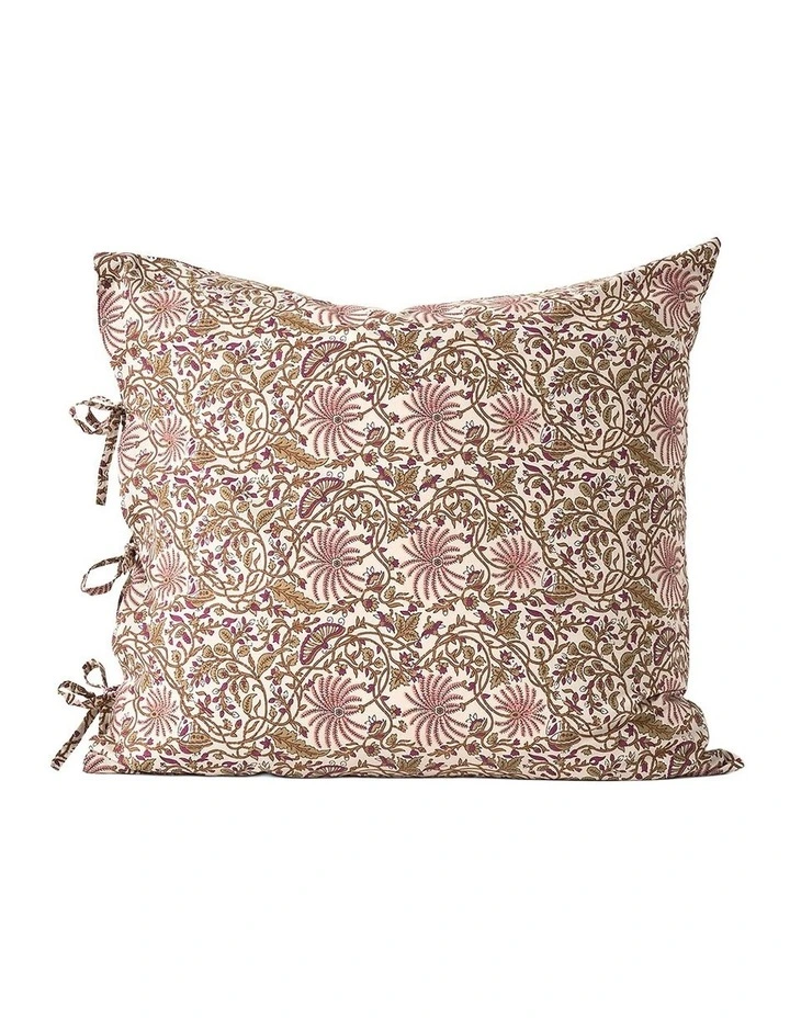 Oasis Quilt Cover in Mulberry image 5