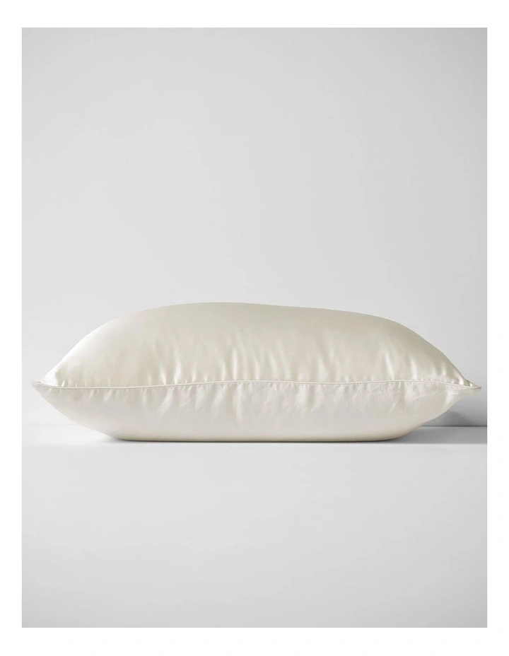 Zara Silk Linen Standard Pillowcase in Ivory image 3