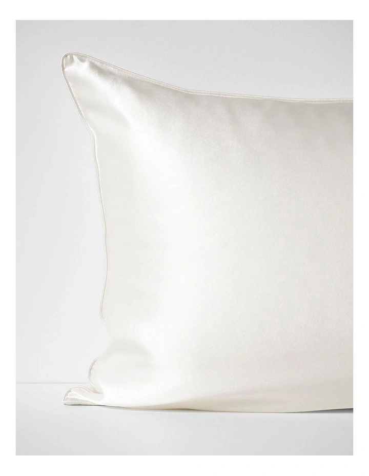 Zara Silk Linen Standard Pillowcase in Ivory image 4