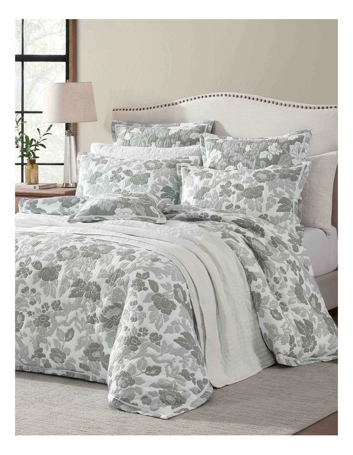 Eva Quilt Cover Set in Thyme image 2
