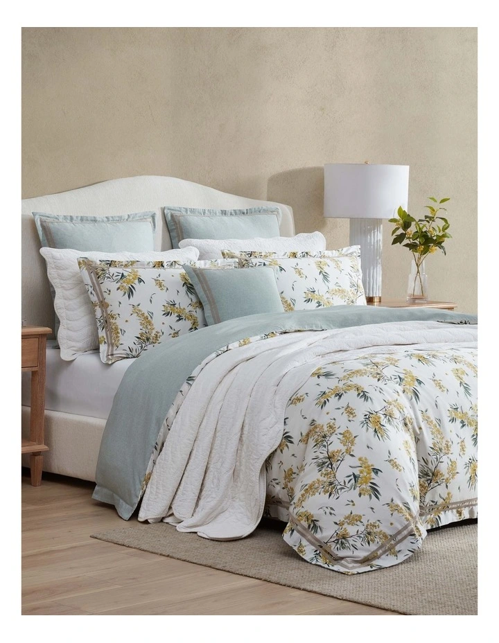 Acacia Quilt Cover Set in White image 2