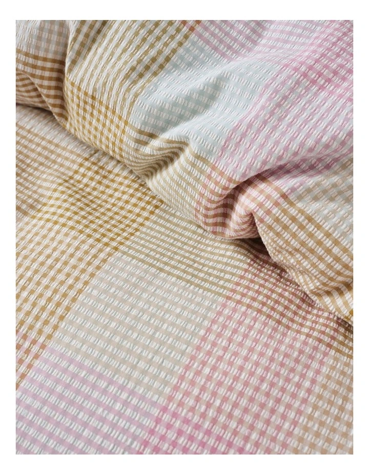 Bloomfield Quilt Cover Set in Pink image 3