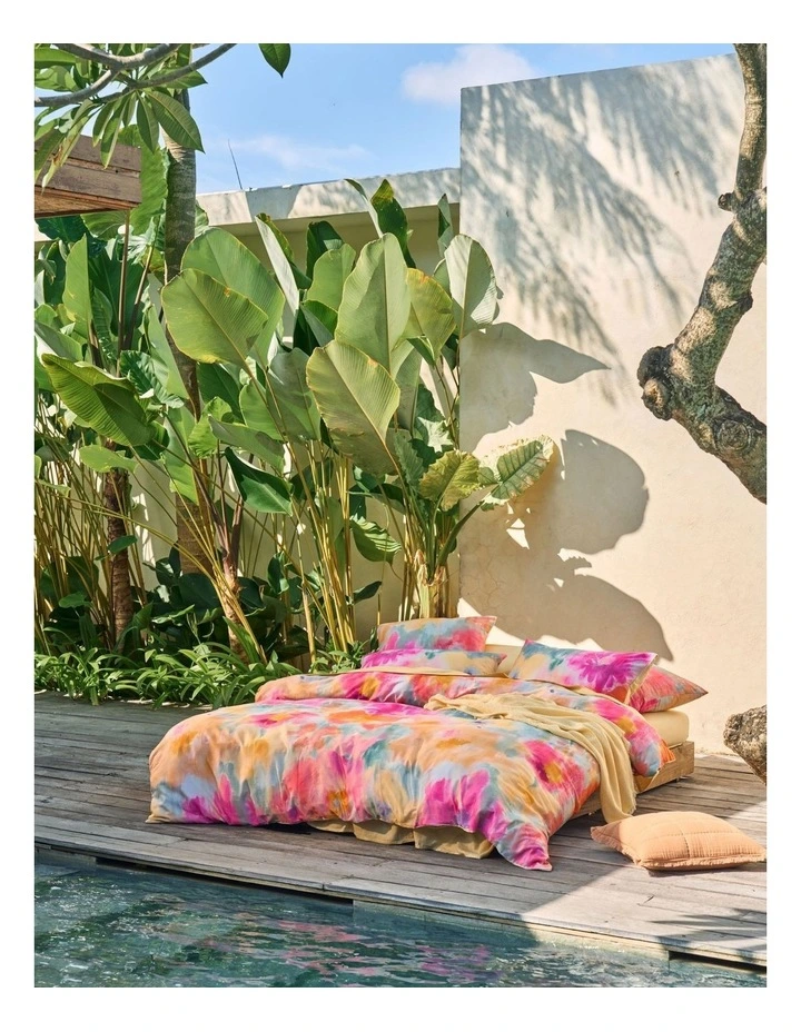 Maggie Quilt Cover Set in Pink image 2