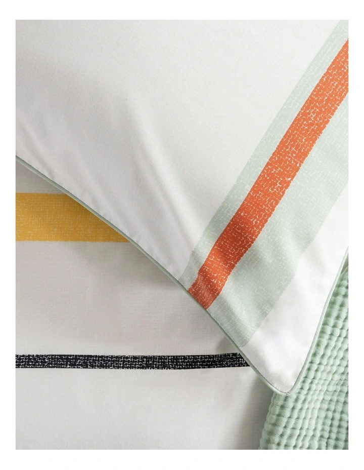 Adrian Quilt Cover Set in Multi image 3