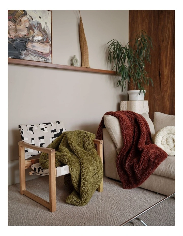 Shetland Faux Fur Throw in Chestnut image 3