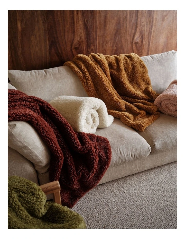 Shetland Faux Fur Throw in Chestnut image 4