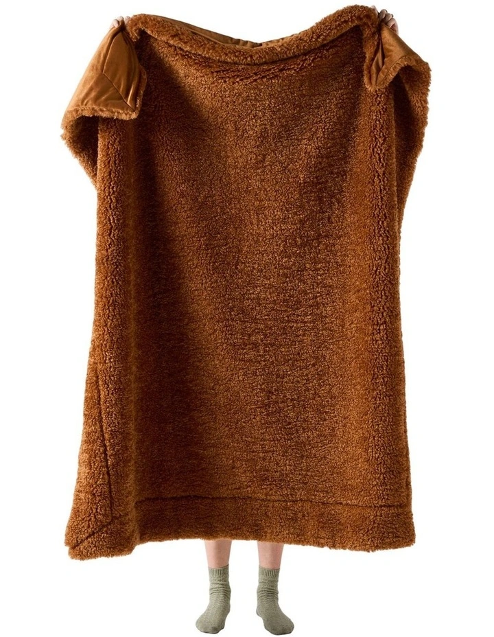 Shetland Faux Fur Throw in Cinnamon image 2