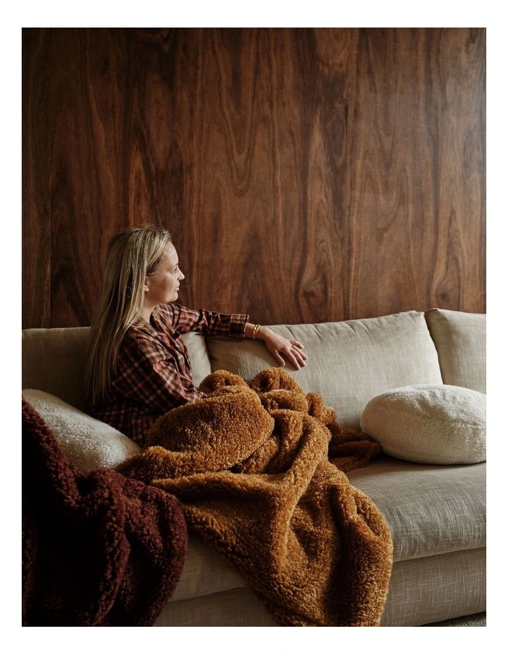 Shetland Faux Fur Throw in Cinnamon image 3