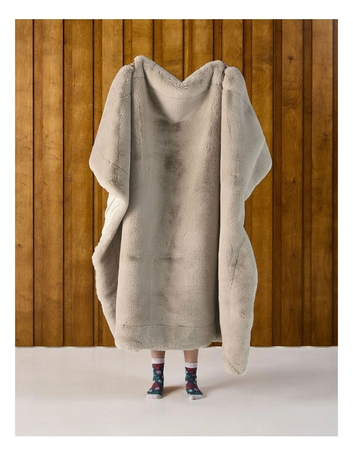 Donna Throw in Oatmeal image 2