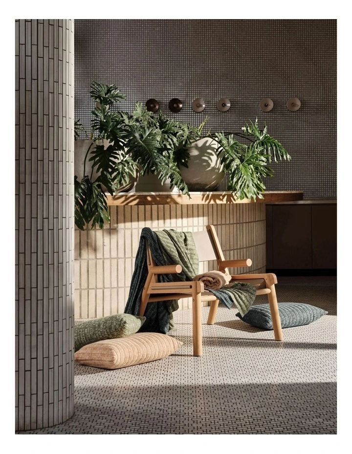 Giverny Throw in Moss image 4