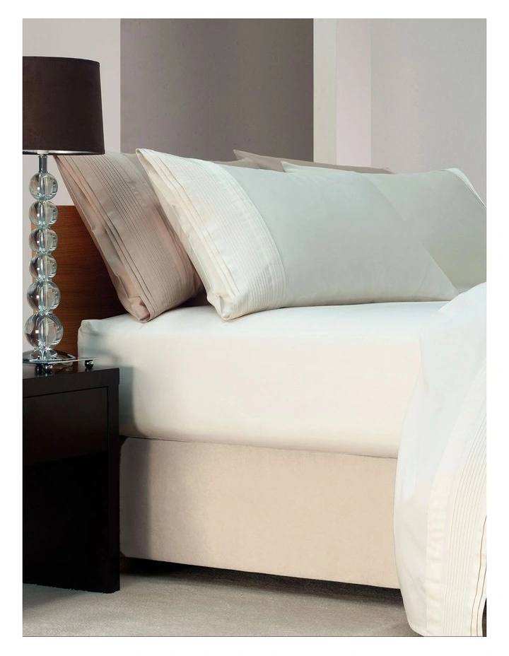 Bedwrap in Cream image 2